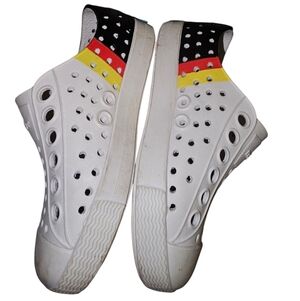 Nat8ve Shoes White Slip-On Sneakers with Multicolor Accents